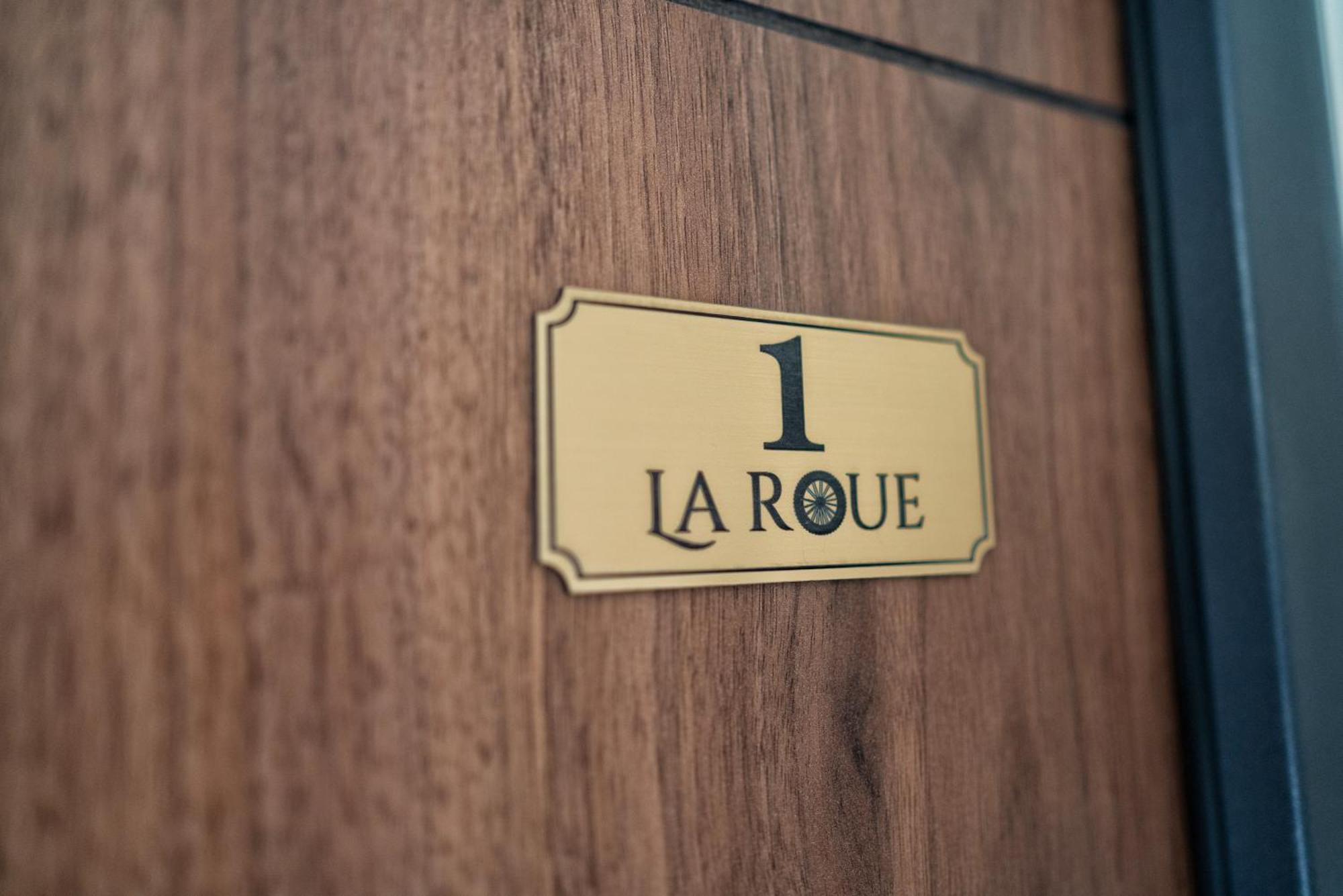 La Roue Hotel Vrsac Bagian luar foto
