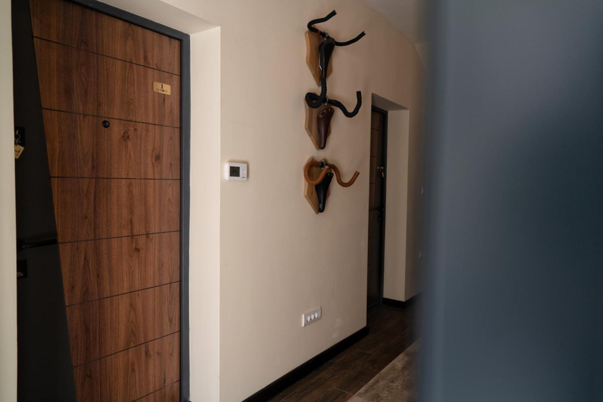 La Roue Hotel Vrsac Bagian luar foto