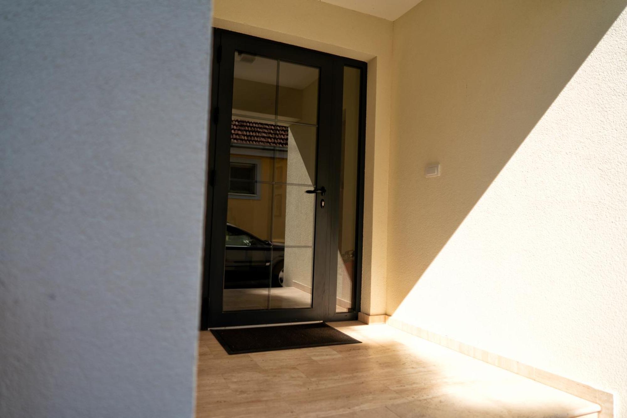 La Roue Hotel Vrsac Bagian luar foto