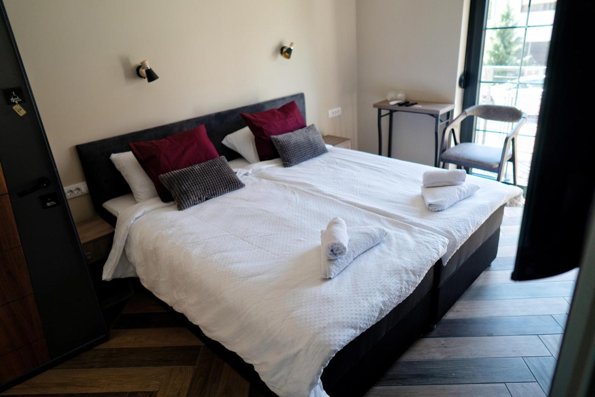 La Roue Hotel Vrsac Bagian luar foto